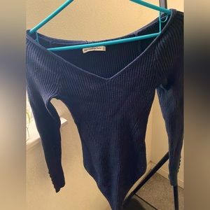Abercrombie off the shoulder sweater bodysuit/black. Size extra small